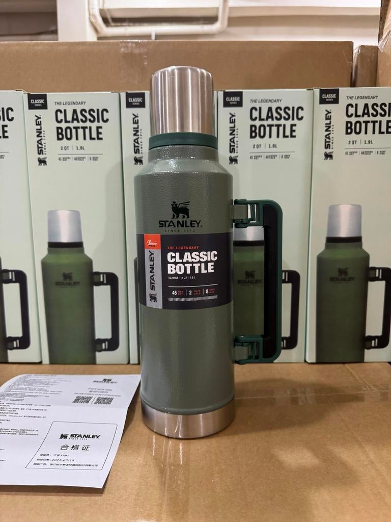 STANLEY THERMOSFLES CLASSIC 1.9L AKTIE €75,-NU €50,-, Stanley, Nieuw, Ophalen of Verzenden, Luxurycustomseats@gmail.com