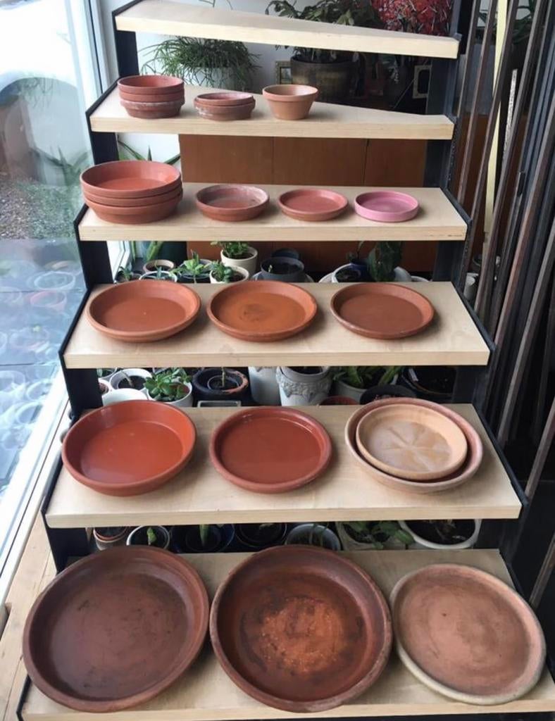 Grote schotels oude terracotta schalen onder bloempotten, 25 tot 40 cm, Rond, Binnen, Ophalen of Verzenden
