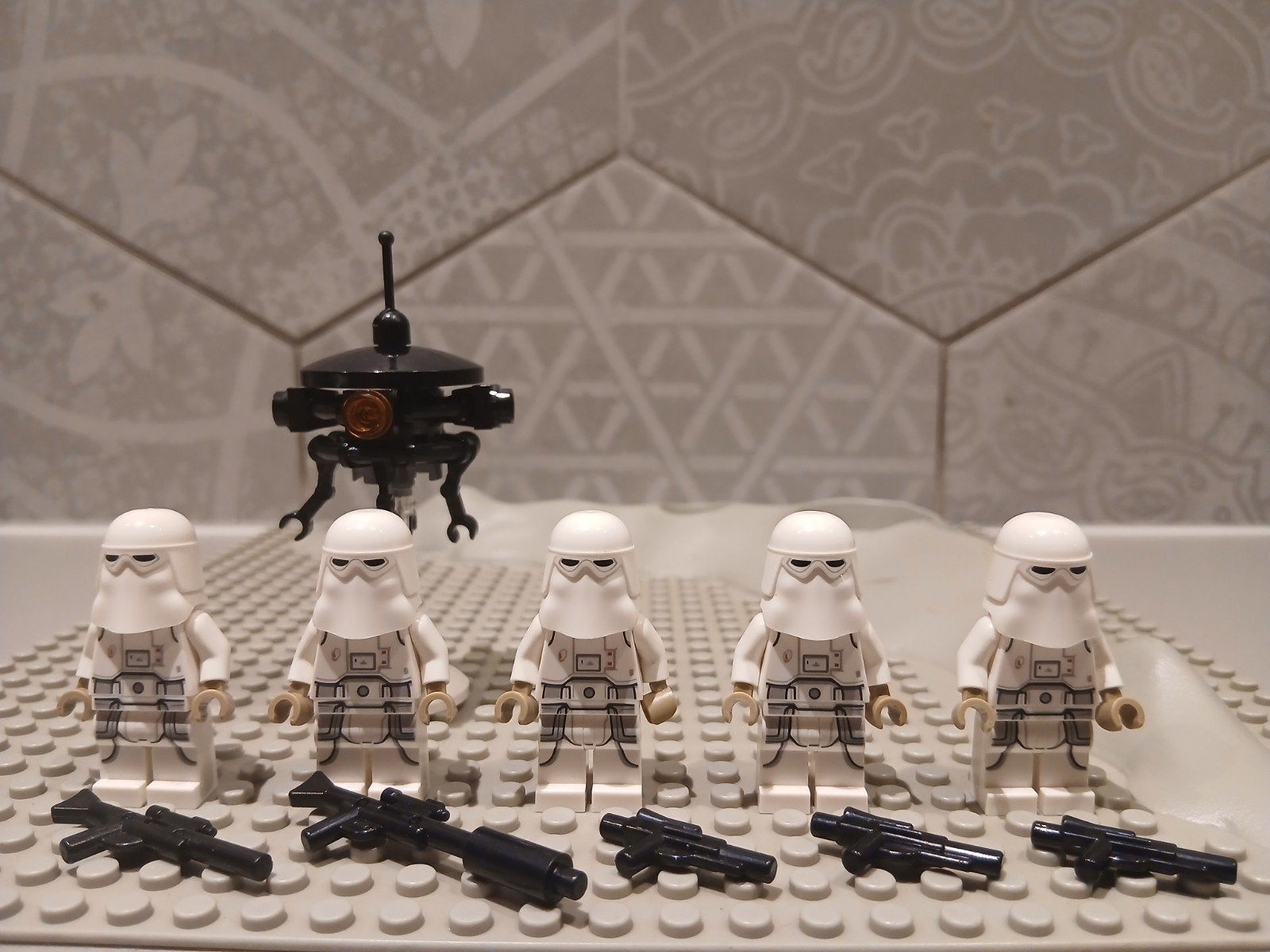 Lego Star Wars Hoth 5x Snowtrooper 1x Imperial probe droid
