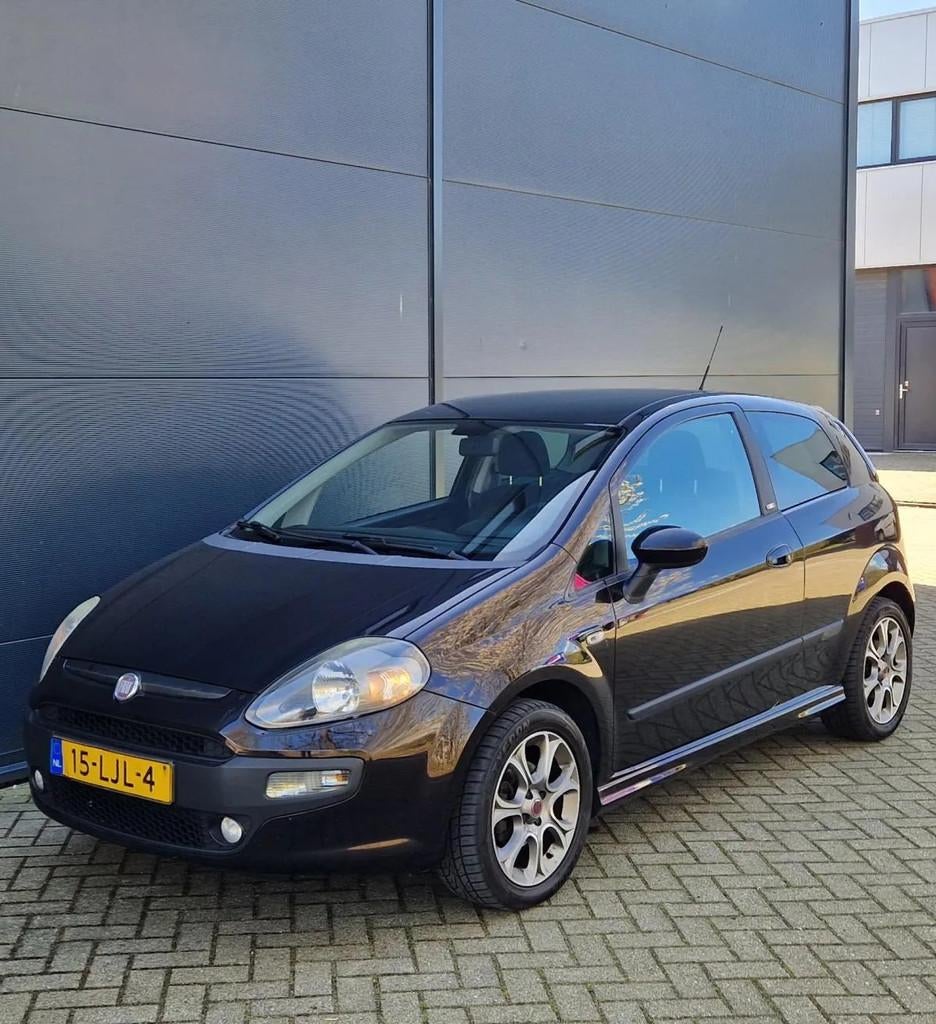 Fiat Punto Grande Punto 1.4 Actual Airco Onderhoud Nap, Auto's, Voorwielaandrijving, Euro 5, Stof, Zwart