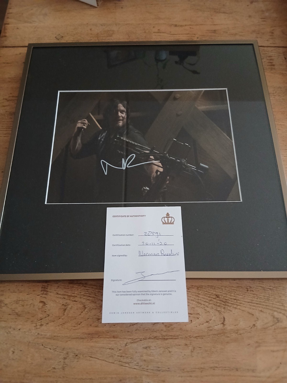 Gesigneerde foto Norman Reedus (Daryl Dixon) TWD, Ophalen, Zo goed als nieuw, Tv, Foto of Kaart