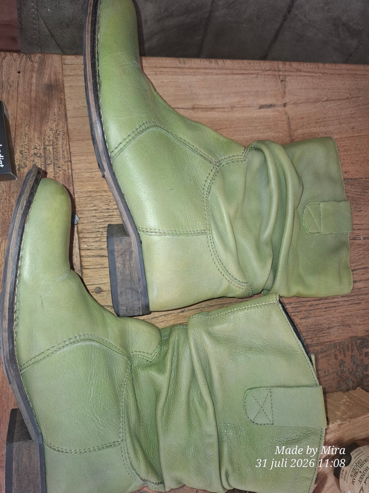 maat 36 groen leder, Kleding | Dames, Ophalen of Verzenden, Zo goed als nieuw, Groen, Sneakers of Gympen