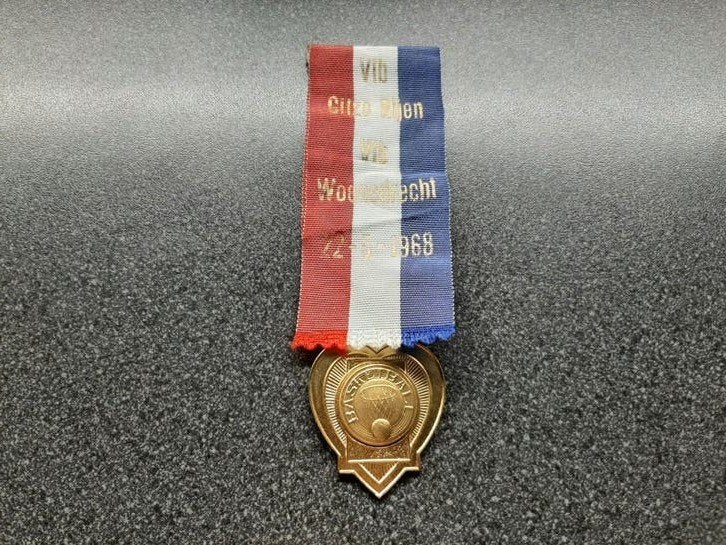 1e prijs - Basketbal  / Vlb. Gilze Rijen / Vlb.Woensdrecht., Ophalen of Verzenden, Landmacht, Nederland, Embleem of Badge