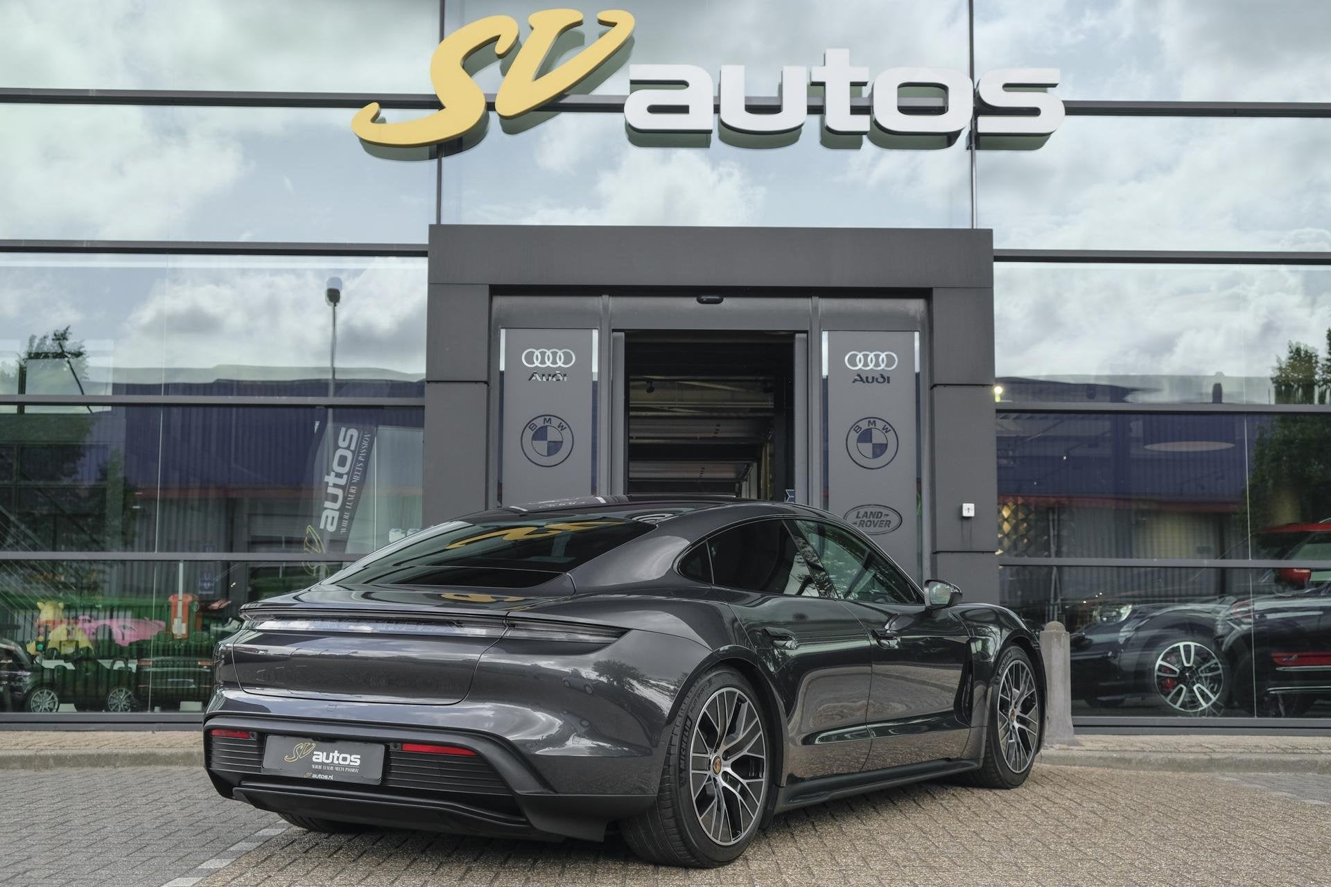 Porsche Taycan Performance Plus 476pk 93,4 kWh Panoramadak *, Auto's, Porsche, Gebruikt, Zwart, 93 kWh, Sedan