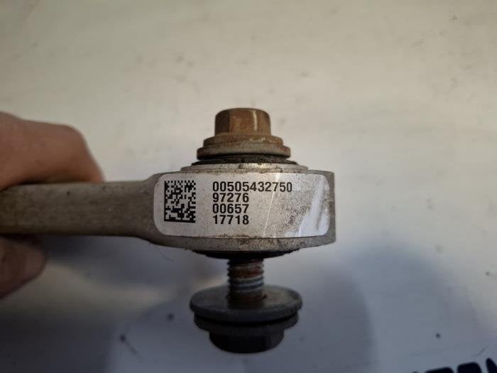 Reactiestang links-achter van een Alfa Romeo Stelvio, Gebruikt, -, Verzenden, -