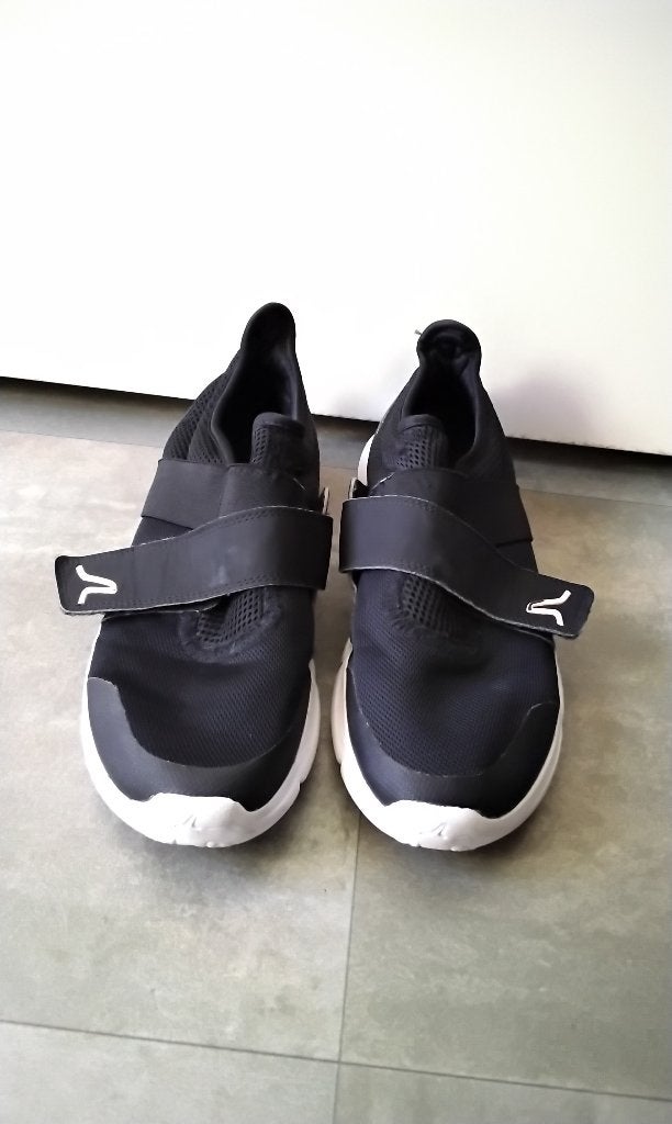 Gymschoenen Newfeel zwart maat 40 sportschoenen, Ophalen of Verzenden, Zo goed als nieuw, Newfeel, Jongen of Meisje
