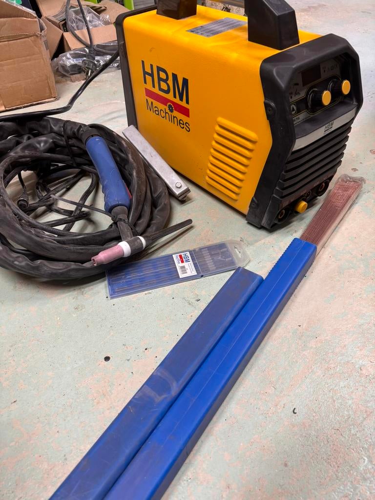 Hbm 200 tig lasapparaat, Doe-het-zelf en Verbouw, Gereedschap | Lasapparaten, Ophalen of Verzenden, Zo goed als nieuw, 150 tot 250 ampère
