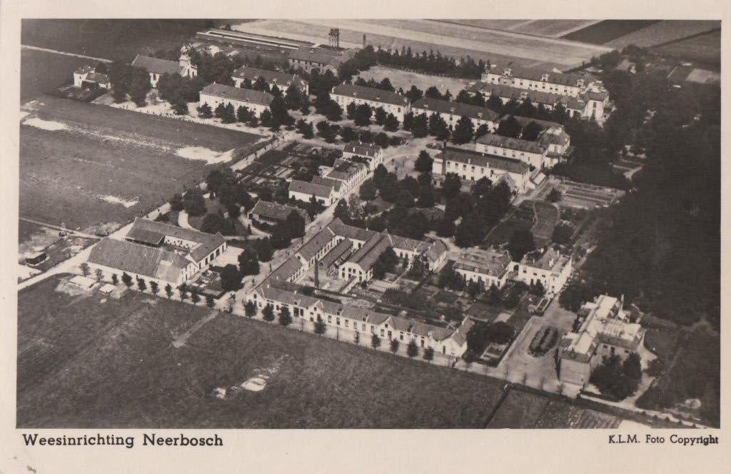 neerbosch weesinrichting klm luchtfoto 1952, Ophalen of Verzenden, Voor 1920, Noord-Brabant