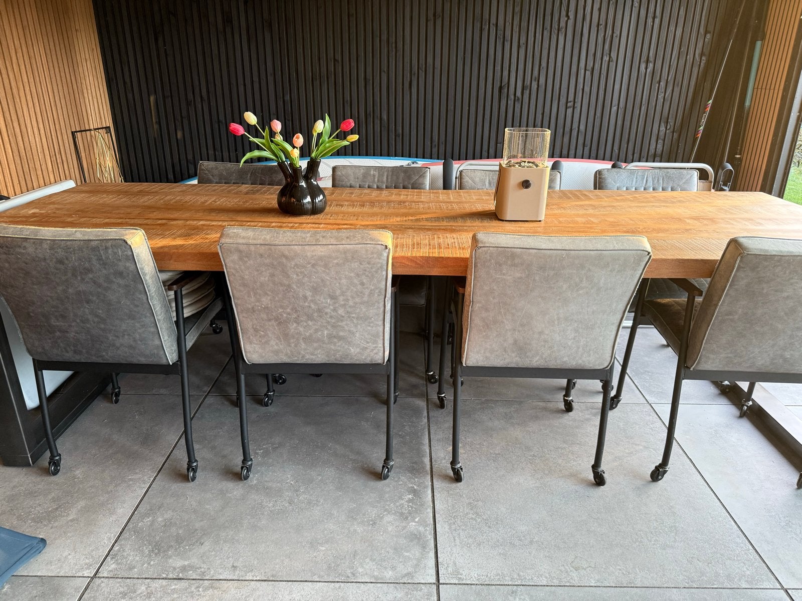 Robuuste eettafel met 8 stoelen!, Huis en Inrichting, Ophalen, Gebruikt, 100 tot 150 cm, 200 cm of meer