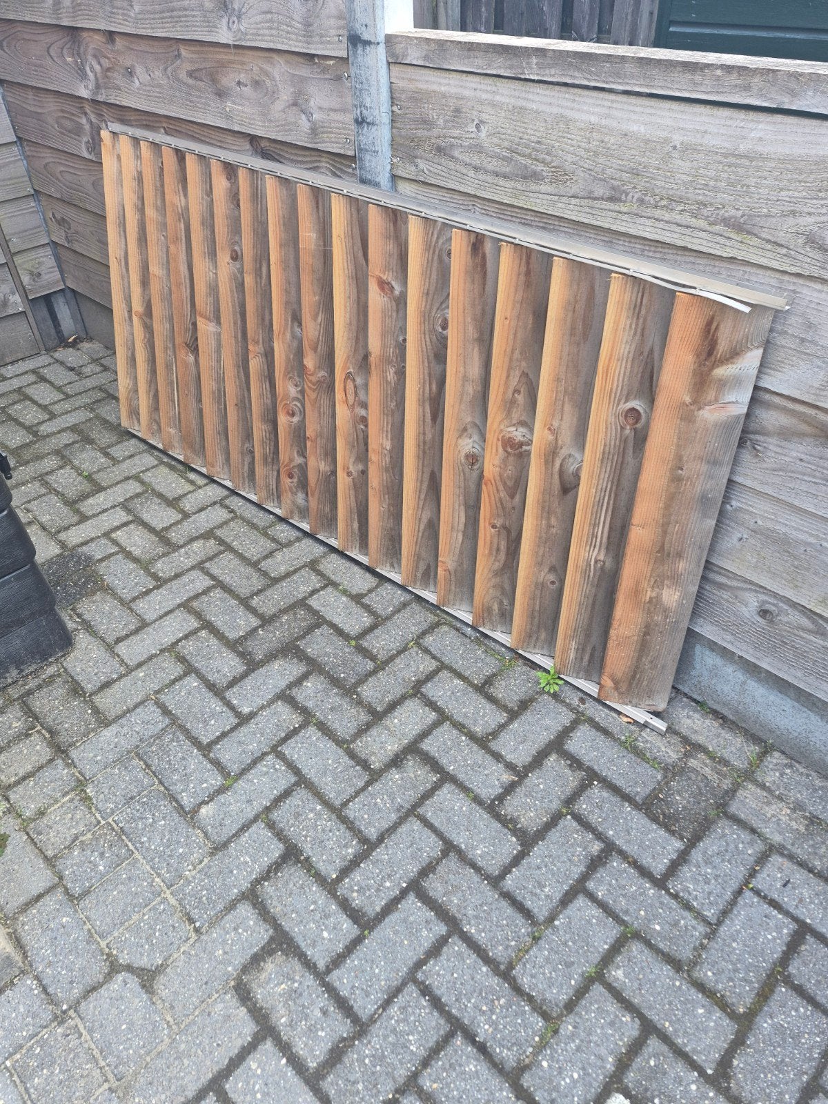 Flexfence gedeelte met 17 planken nu halen is €40., Tuin en Terras, Ophalen, Minder dan 3 meter, Hout, 1 tot 2 meter