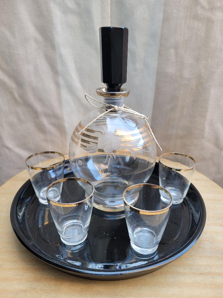 Art Deco likeurkaraf met 4 glaasjes op onderblaadje, Antiek en Kunst, Antiek | Glas en Kristal, Ophalen