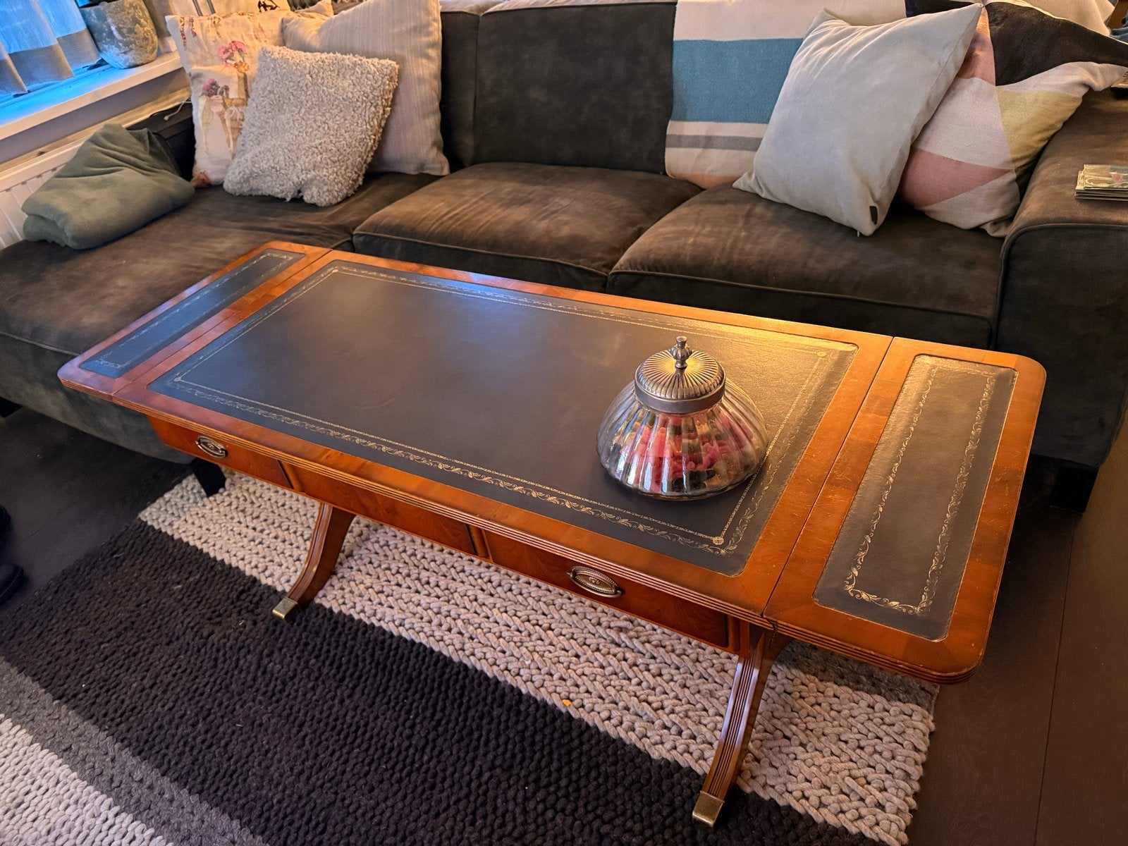 Antieke Heldense Refurn salontafel met leren blad, Ophalen, 50 – 75, Gebruikt, 100 tot 150 cm