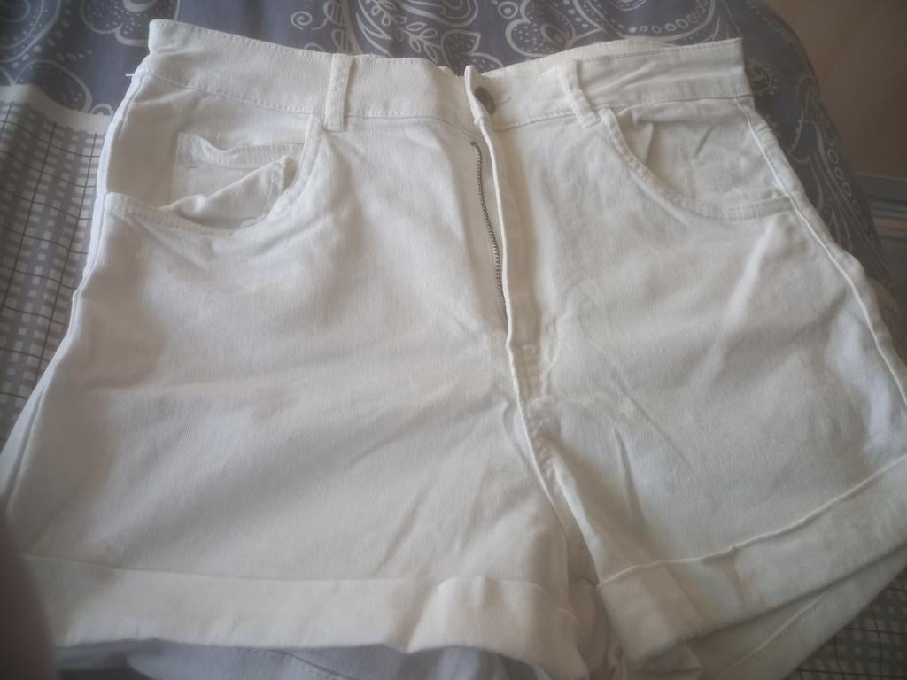 Witte korte broek - Maat 40, Kleding | Dames, Maat 38/40 (M), Kort, Wit, Ophalen of Verzenden