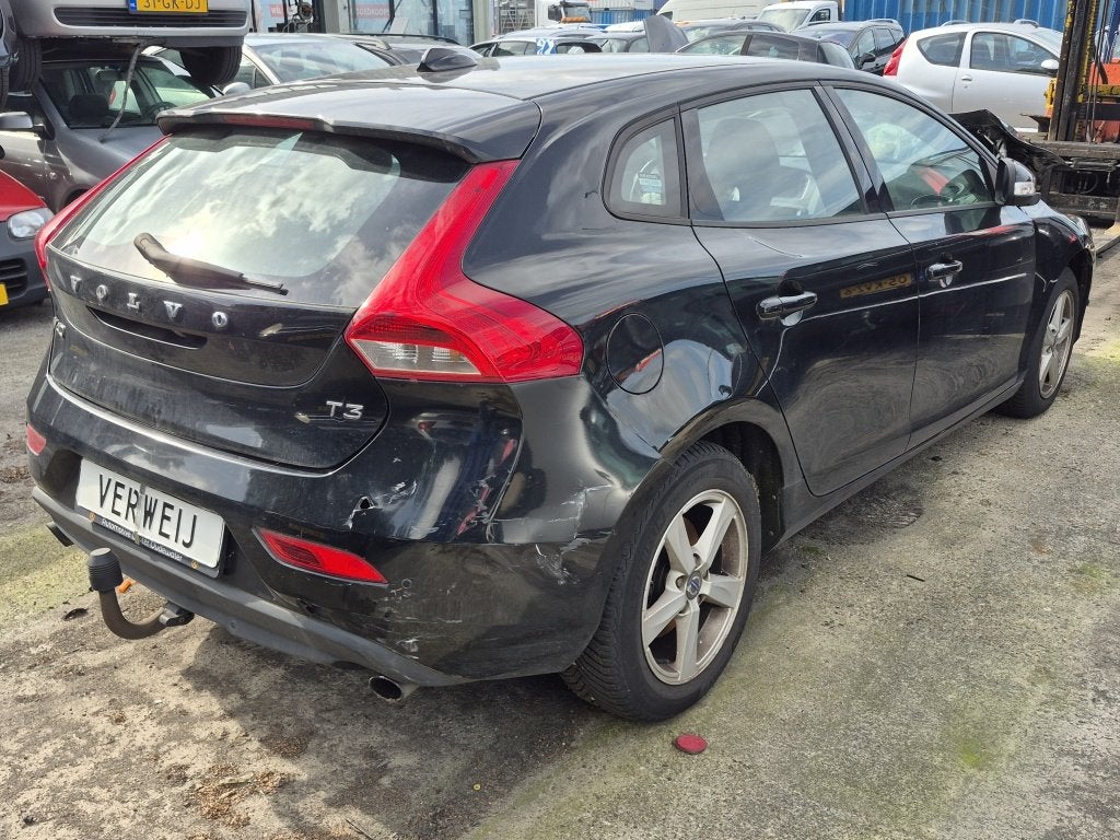Volvo V40 T3 150PK | Schade! | Clima | Trekhaak | Bluetooth, Auto's, Gebruikt, 4 cilinders, 150 pk, Zwart