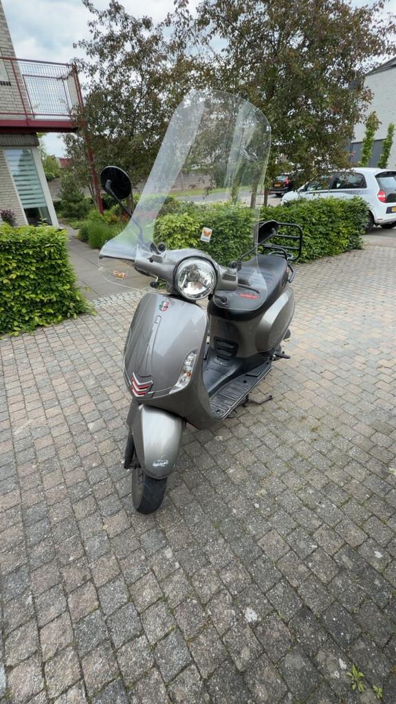 Gts toscana scooter, Fietsen en Brommers, Snorfietsen en Snorscooters, Overige merken, Gebruikt, Ophalen of Verzenden, Benzine