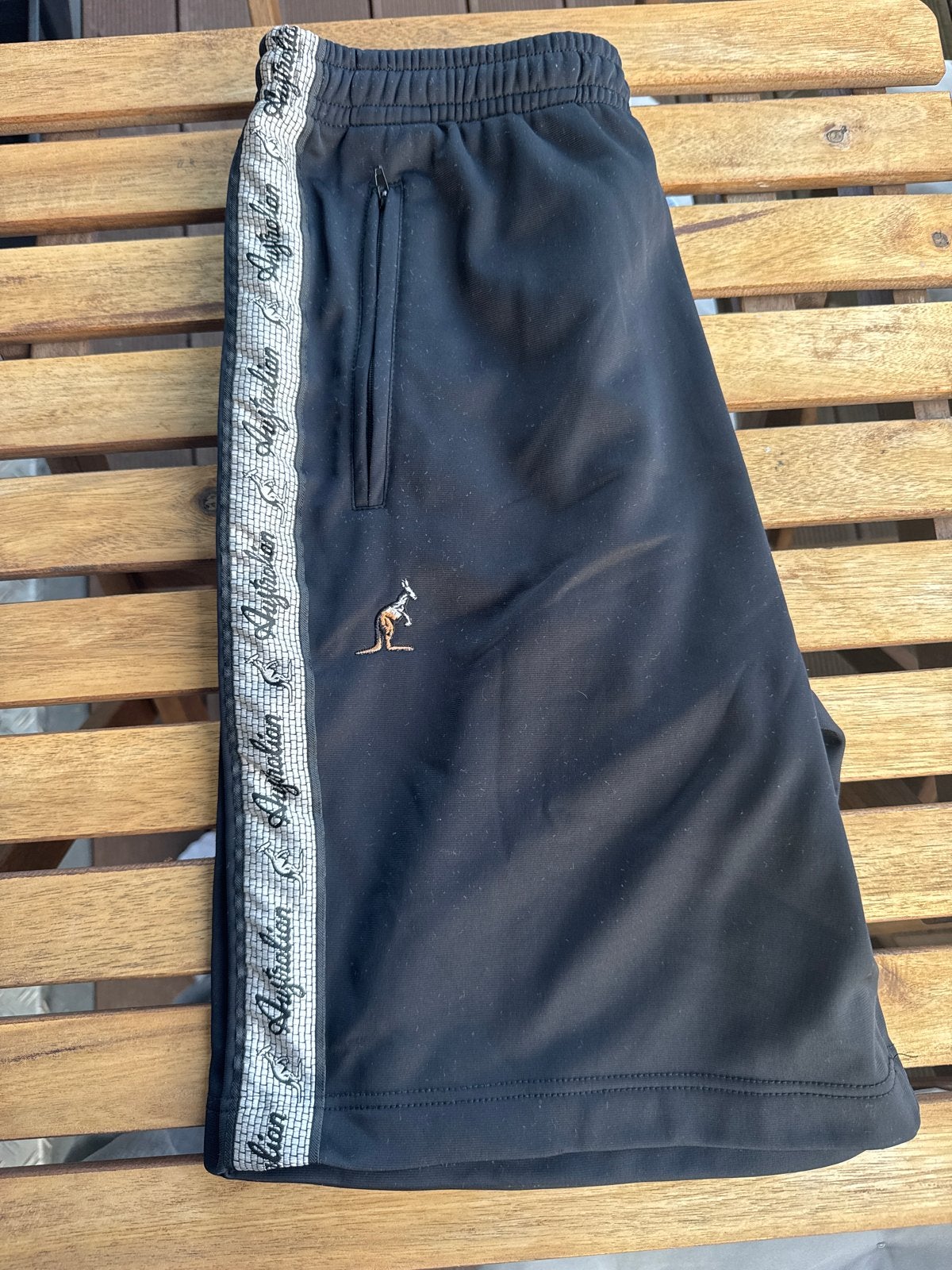Australian gabber kort broek - Maat M/L, Ophalen of Verzenden, Gedragen, Maat 52/54 (L), Zwart