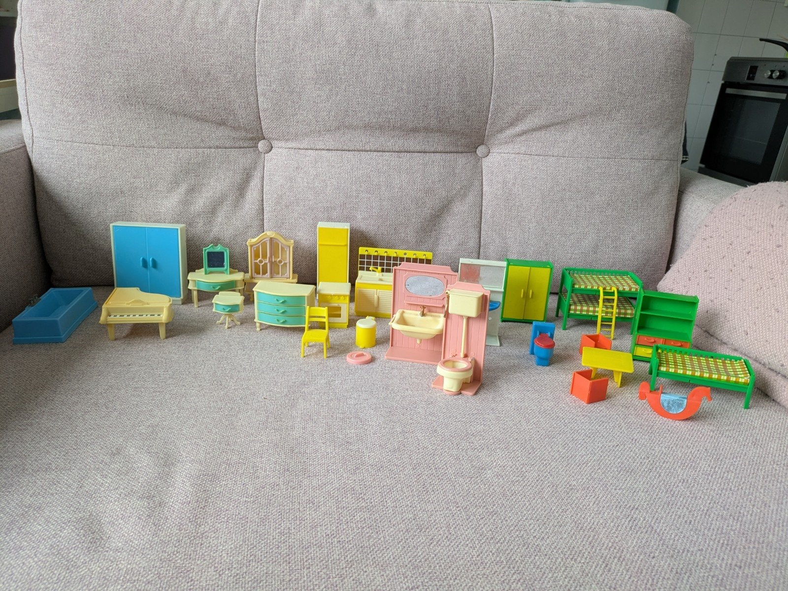 Jean W germany poppenhuis meubeltjes, Ophalen of Verzenden, Gebruikt, Poppenhuis