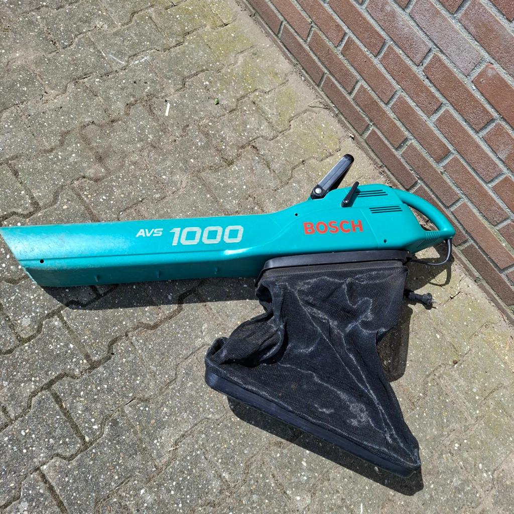 Bosch AVS 1000 Bladblazer/Bladzuiger met Opvangzak, Tuin en Terras, Bladblazers, Ophalen, Gebruikt, Elektrisch, Met opvangzak
