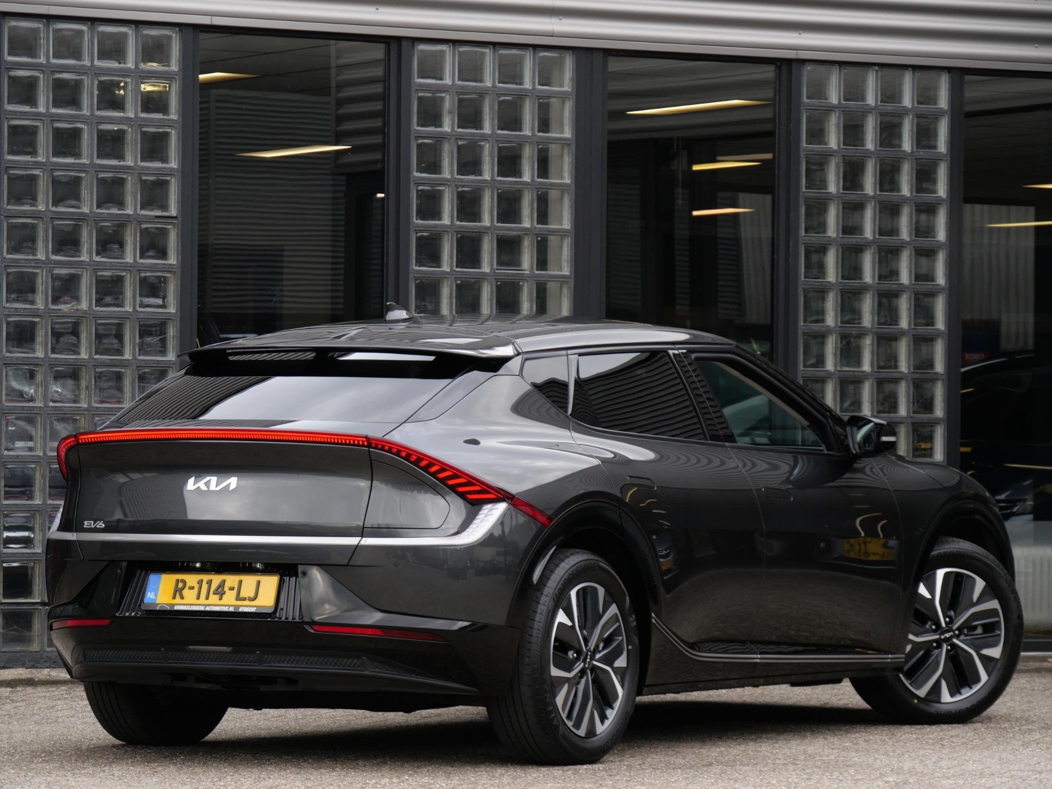 Kia EV6 PLUS 77.4 kWh/ LEER/ ELEKT. KLEP/ AFN. TREKHAAK/ NL-, Auto's, Automaat, 228 pk, Achterwielaandrijving, Gebruikt