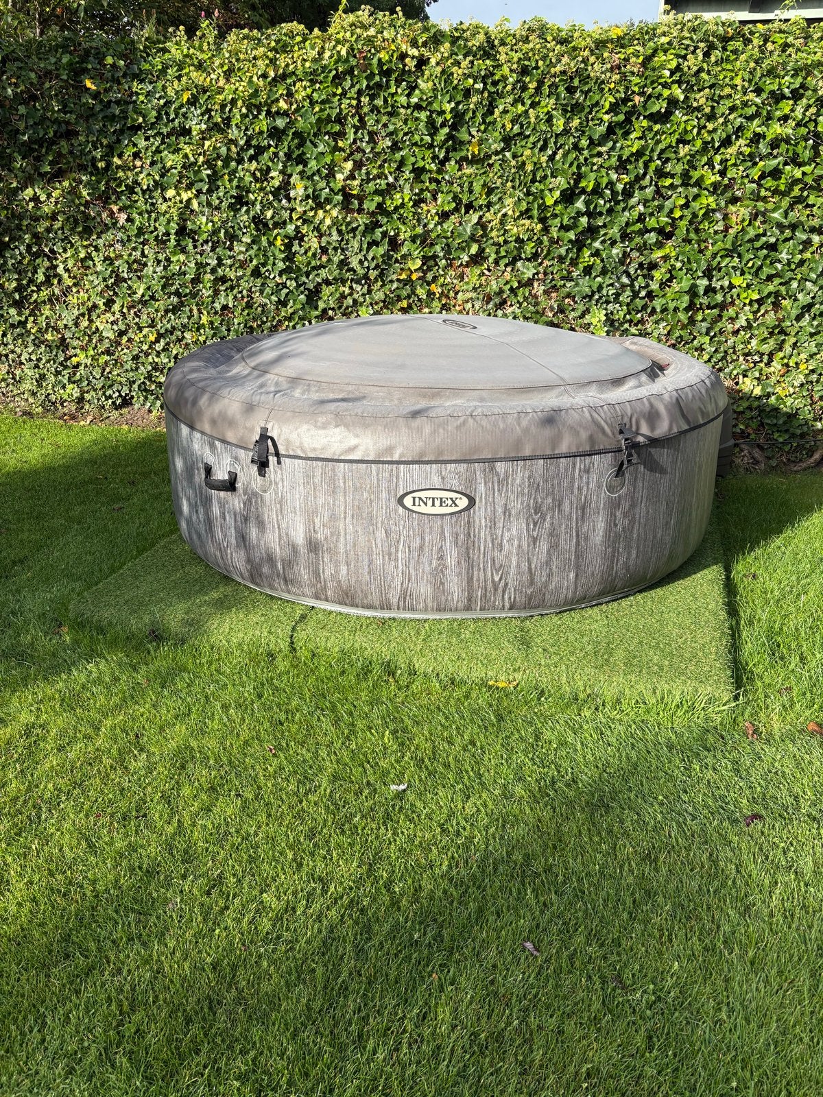 Intex greywood de luxe Jacuzzi voor 6 Personen, Tuin en Terras, Ophalen, Gebruikt, Afdekzeil, Opblaasbaar