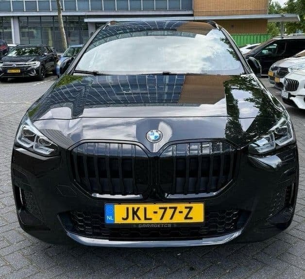 BMW 2-Serie Active Tourer 218i 136pk Aut 2024 Zwart, Auto's, 136 pk, 1445 kg, Zwart, 3 cilinders