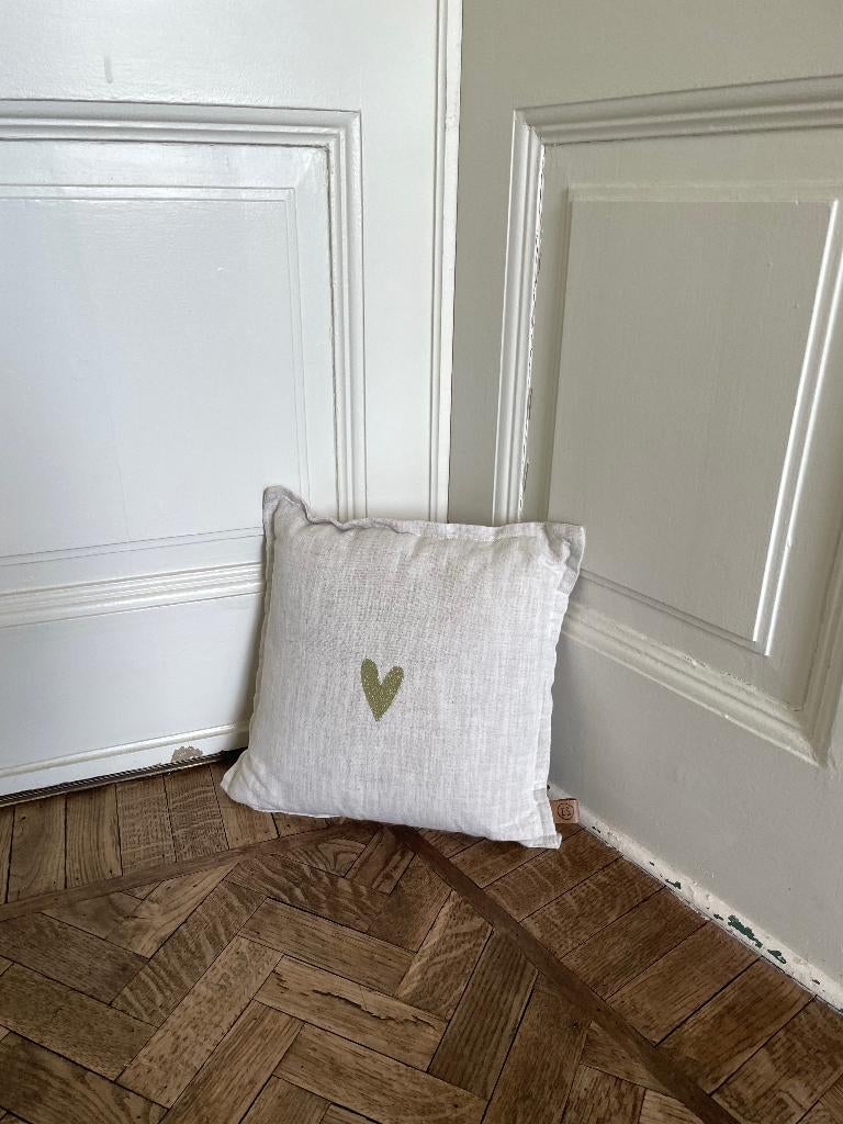 Kussen Zus en zo kussentje pillow beige creme hartje hart, Ophalen, Nieuw, Beige, Vierkant