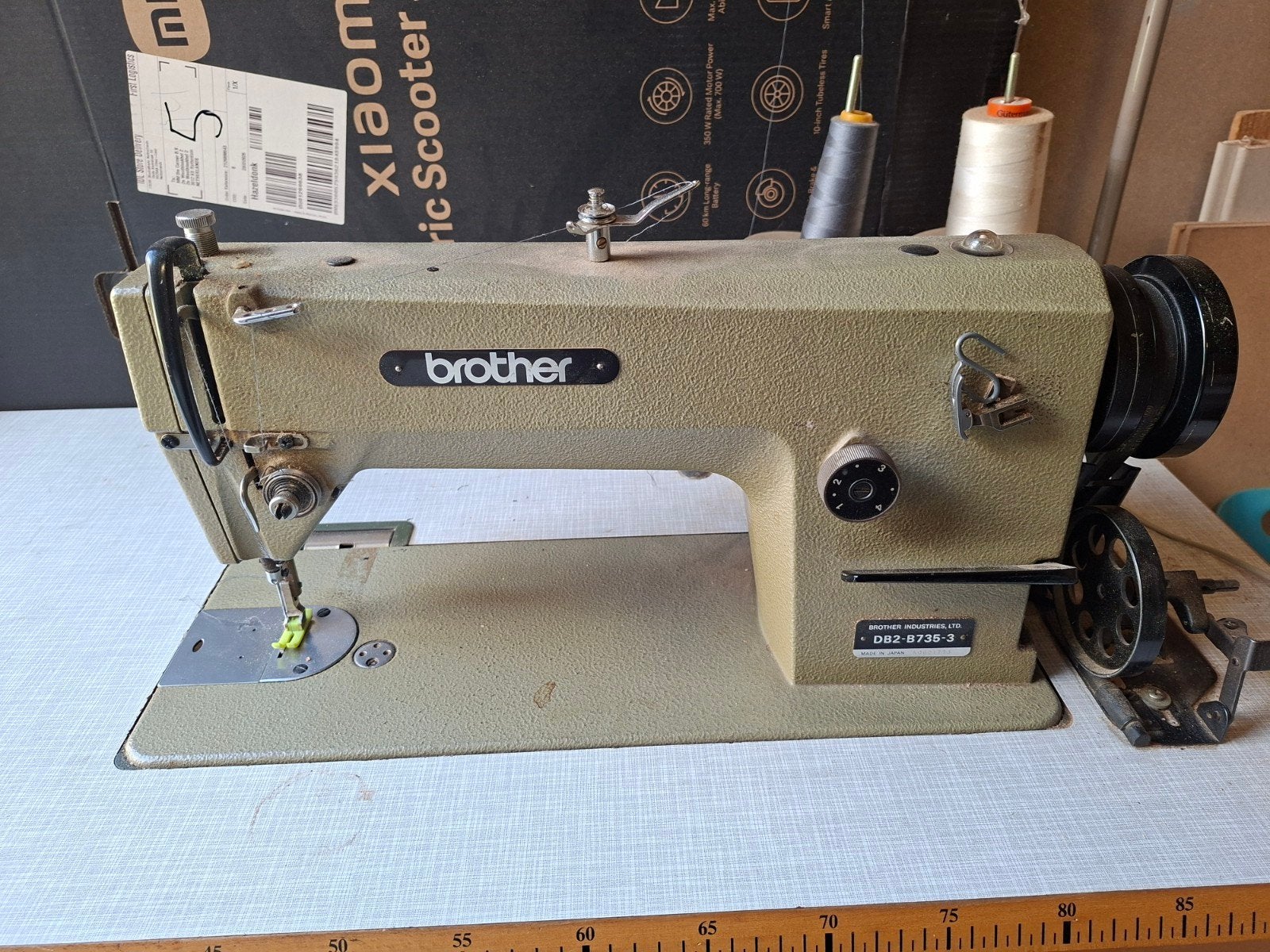 Brother Industriële Naaimachine DB2-B735-3, Hobby en Vrije tijd, Naaimachines en Toebehoren, Ophalen, Gebruikt, Naaimachine, Industrieel