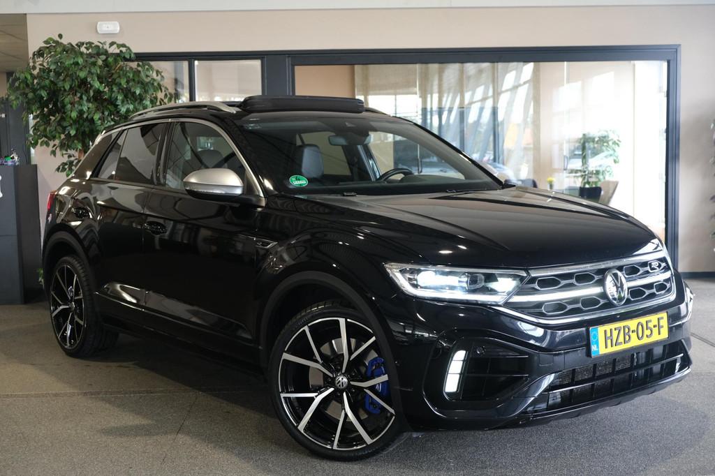 Volkswagen T-Roc 2.0 TSI 4Motion R 300PK Facelift Pano Akra, Auto's, Automaat, Gebruikt, Zwart, 4 cilinders
