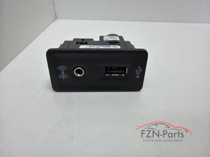 VW Golf 7 Aux USB Aansluiting, Ophalen of Verzenden, Gebruikt