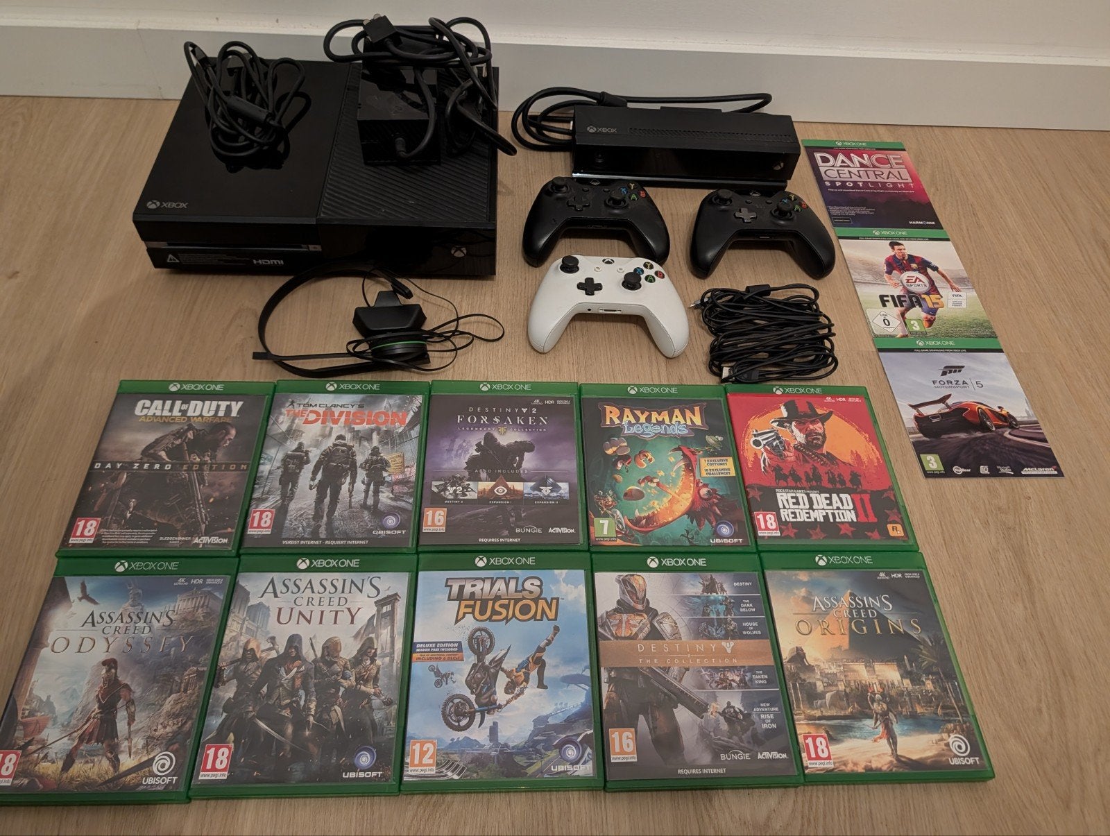 Xbox One + Kinect met 3 controllers en meerdere games, Spelcomputers en Games, Spelcomputers | Xbox One, Ophalen, Xbox One, Met 3 controllers of meer