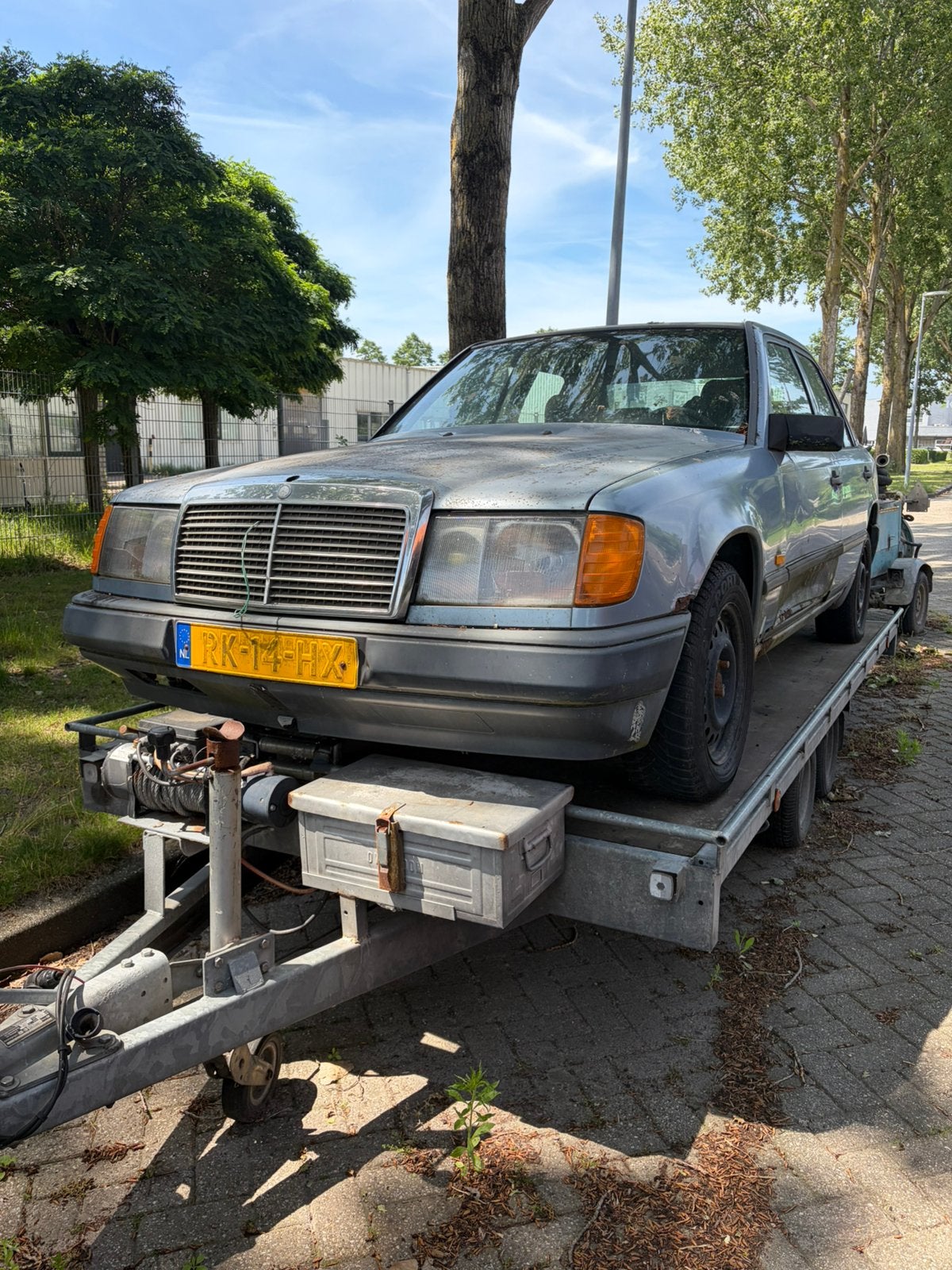 Mercedes-Benz 230E W124 Benzine Blauw opknapper, Auto's, Particulier, Te koop