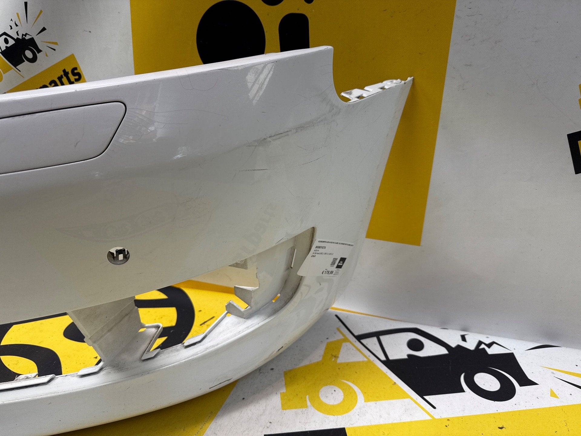 Voorbumper Audi A3 8P Facelift 2008-2013 8P0807437H, Auto-onderdelen, Gebruikt, Voor, AUDI AG, Auto-Union-Strasse 1
85045  Ingolstadt, DE