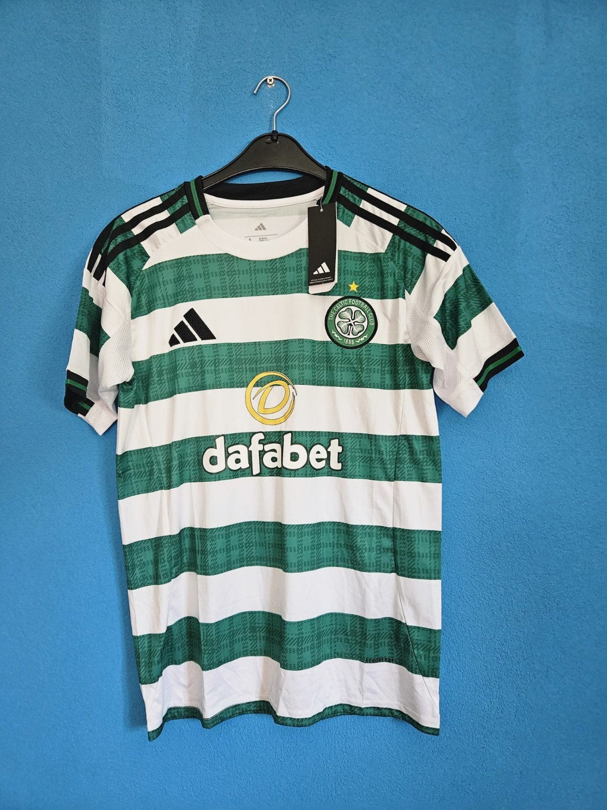 Nieuw Celtic voetbalshirt maat S met prijskaartje, Ophalen of Verzenden, Nieuw