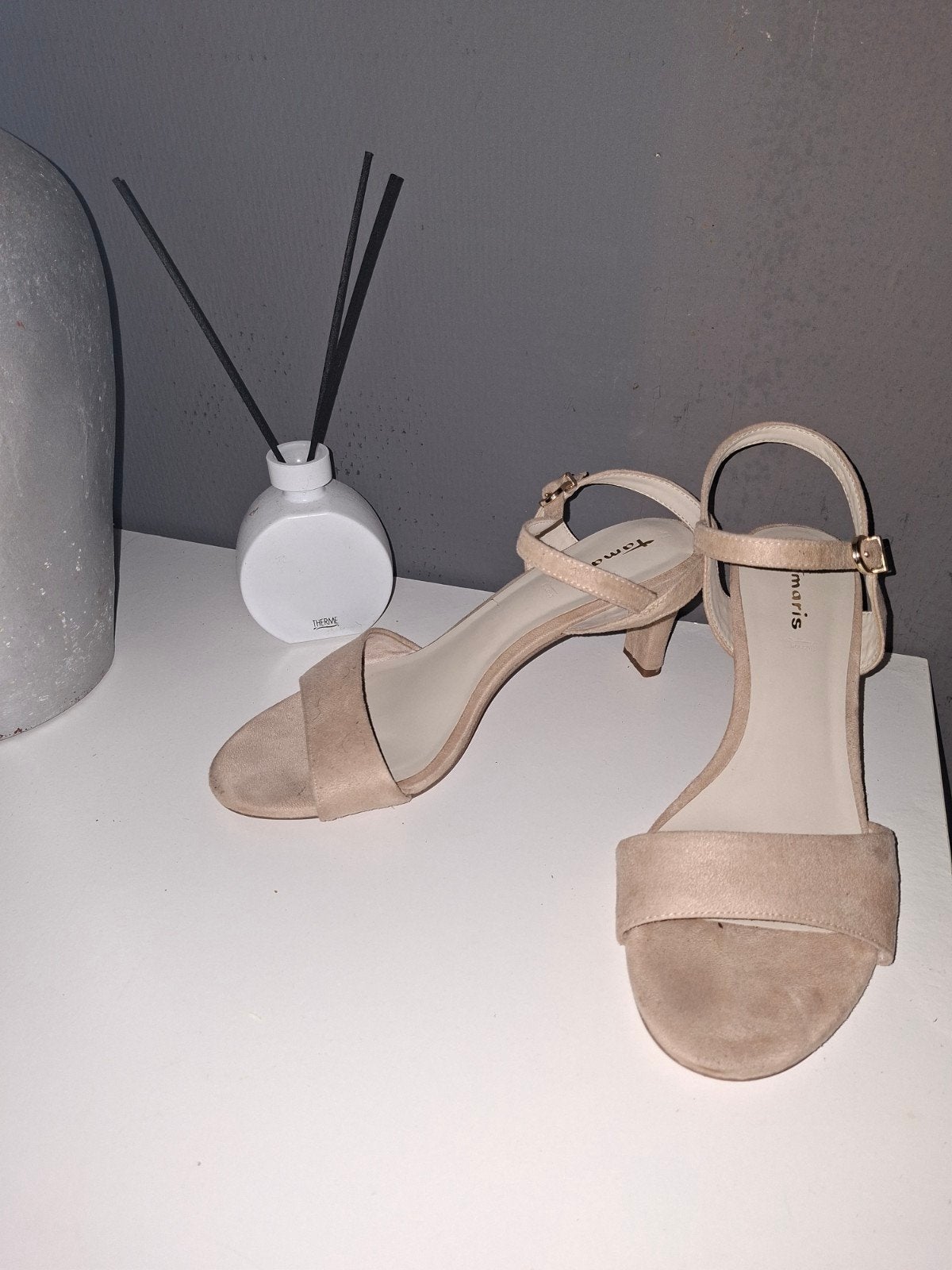 Tamaris Sandalen met hak - Beige suède, Tamaris, Beige, Zo goed als nieuw, Sandalen of Muiltjes