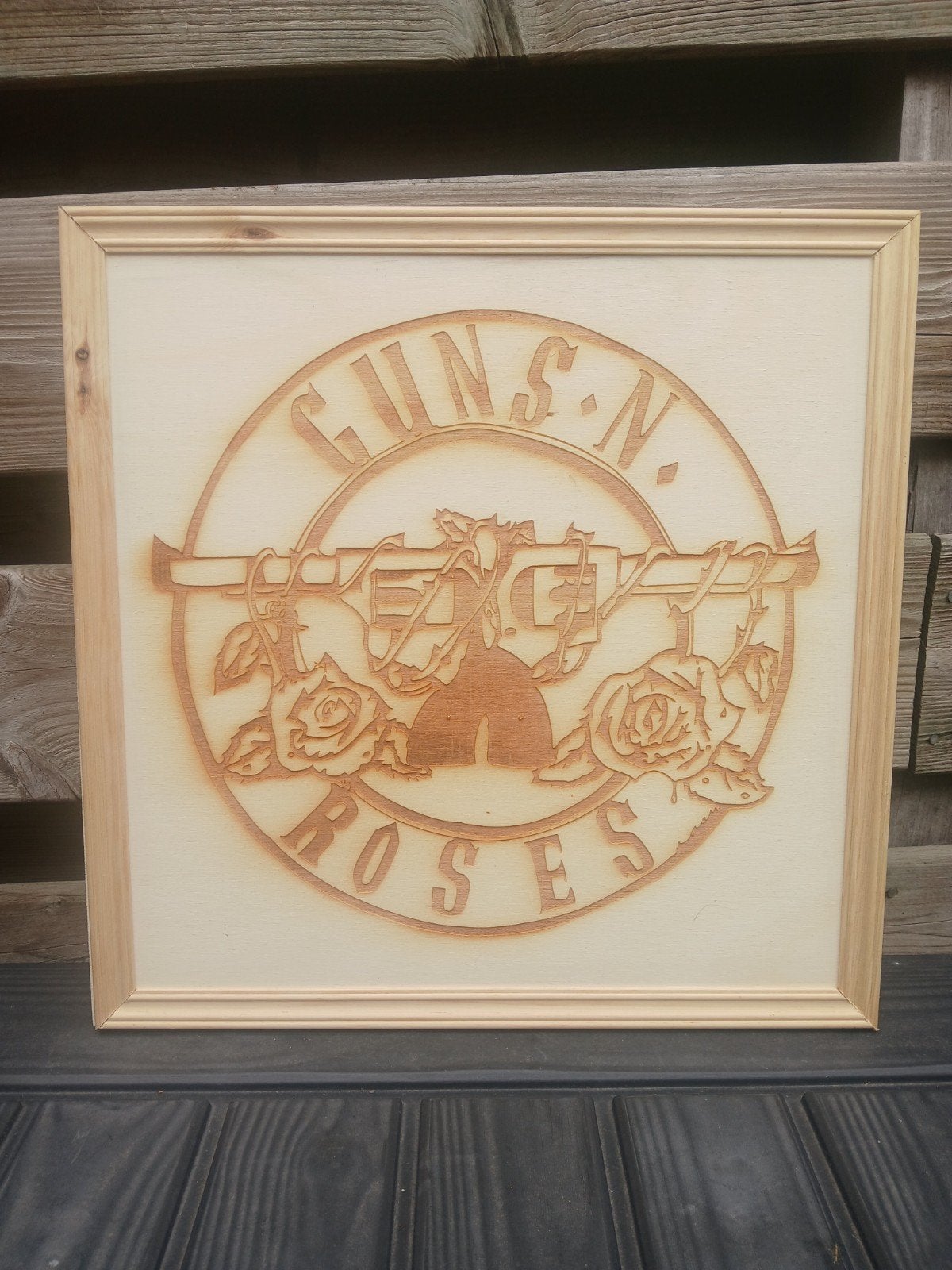 Houten Guns N' Roses wandbord - Uniek gebrand logo, Hout, Nieuw, Ophalen of Verzenden, Bruin