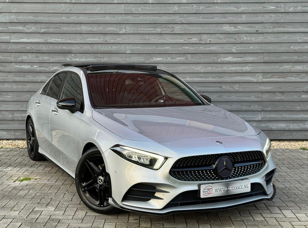 Mercedes-Benz A-klasse 200 AMG PANO NIGHTPACK SFEER CAMERA B, Auto's, Gebruikt, Euro 6, 4 cilinders, 163 pk