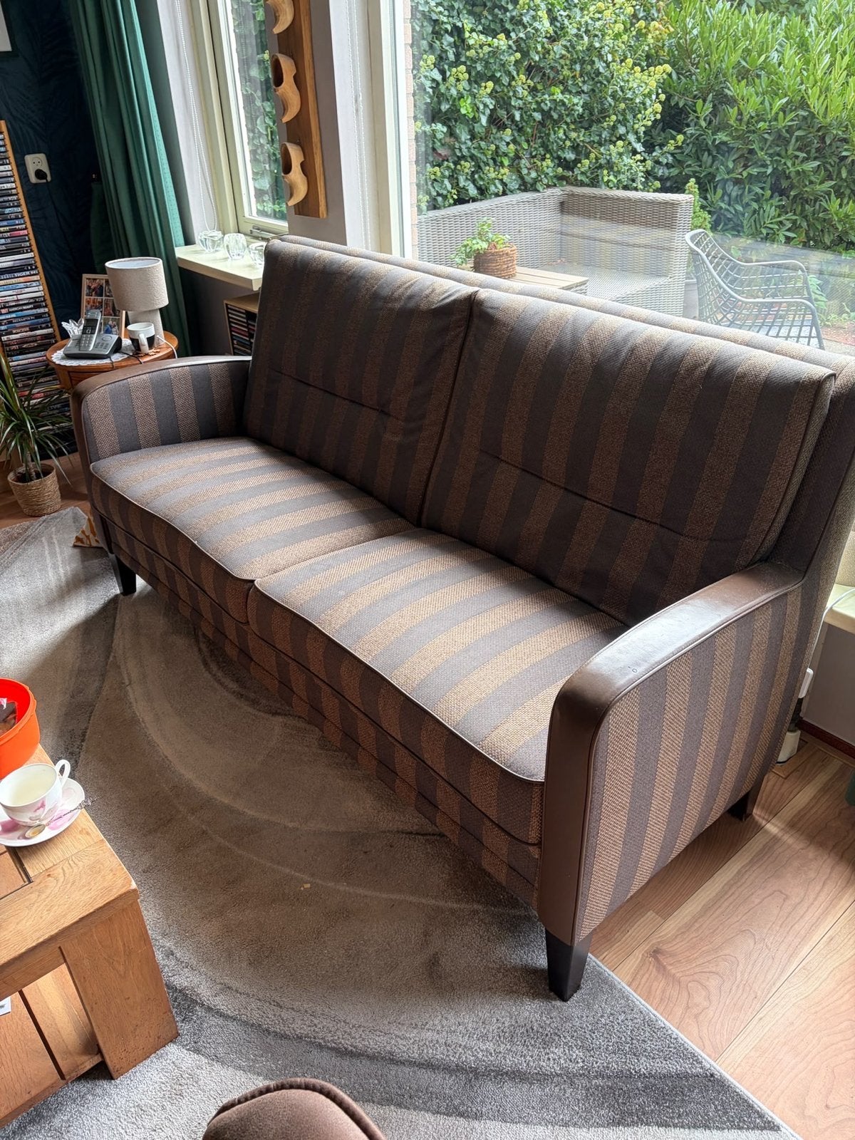 Comfortabele gestreepte tweezitsbank, Ophalen, Gebruikt, 150 tot 200 cm, Tweepersoons