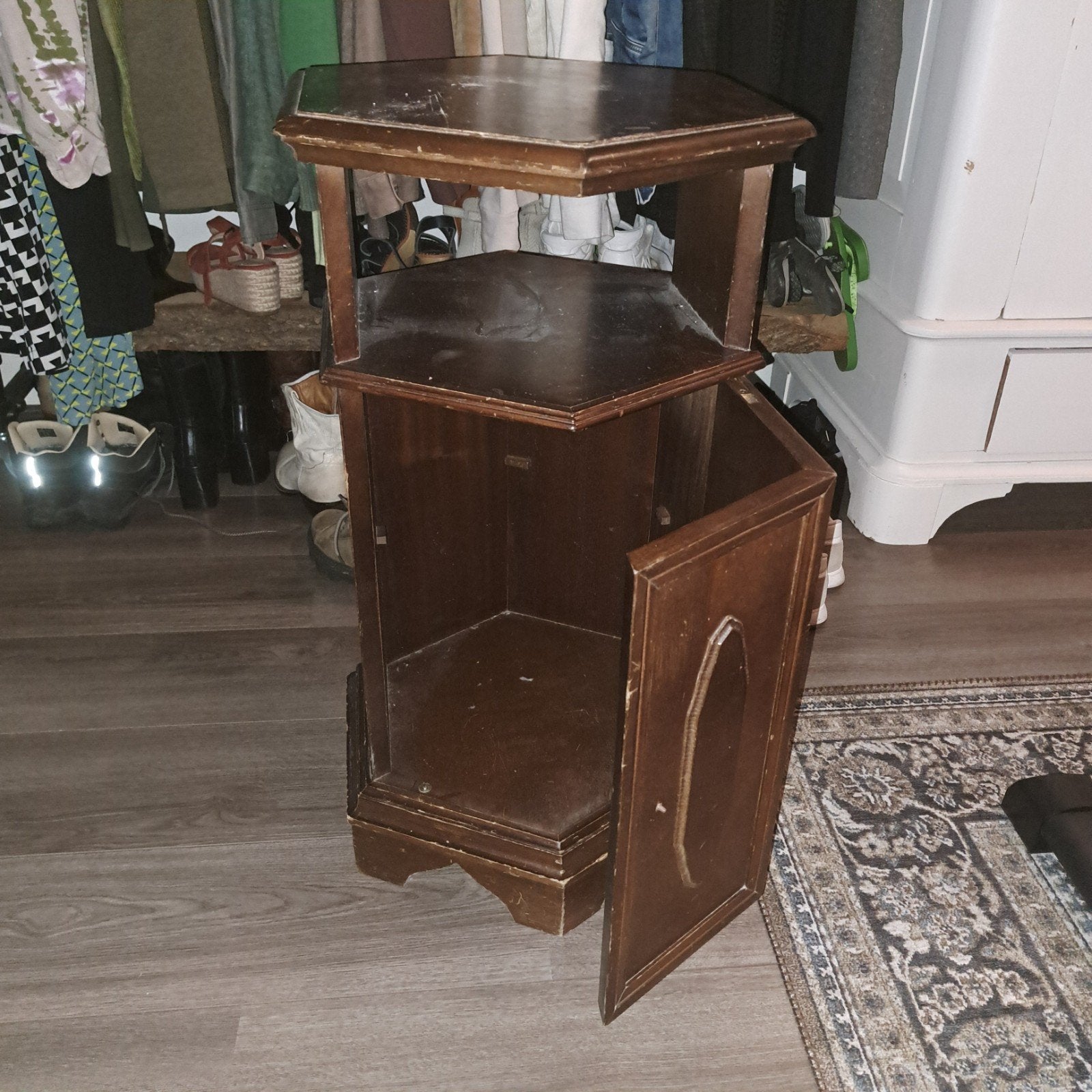 Vintage houten bijzettafel / nachtkastje met opbergruimte, Ophalen