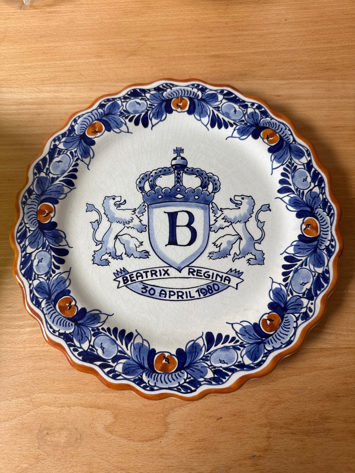 Delftsblauw bord Beatrix Regina 30 april 1980, Ophalen of Verzenden