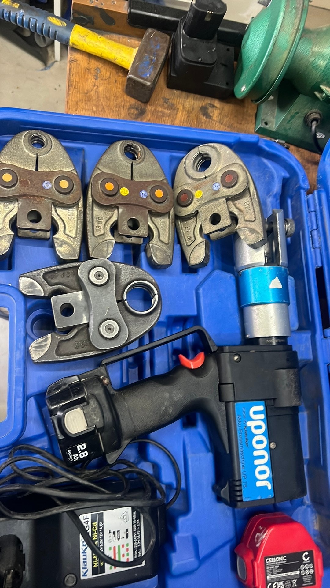 Perstang uponor  inc 4 persbekken, Ophalen of Verzenden, Zo goed als nieuw