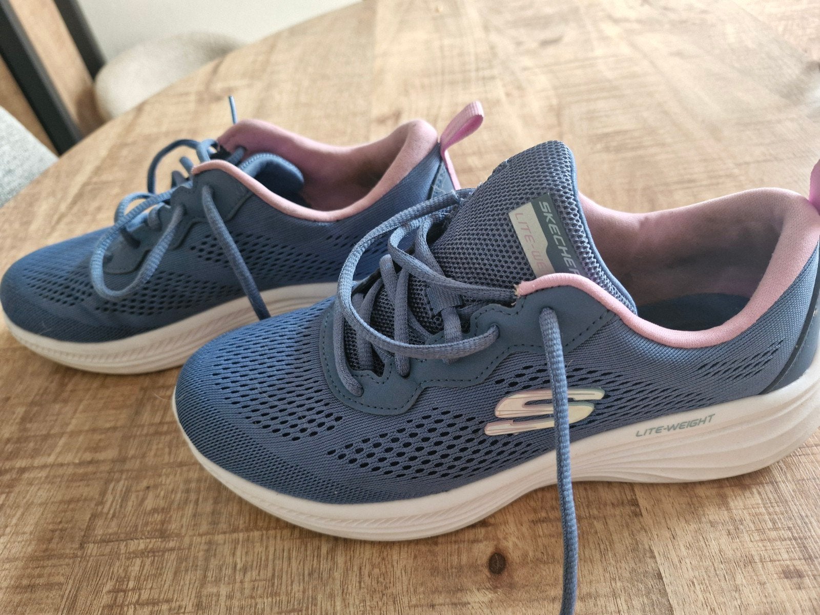 Dames skechers, Ophalen of Verzenden, Zo goed als nieuw, Overige merken