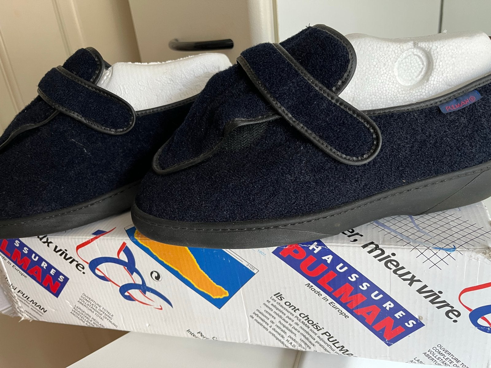 Nieuwe Pullman sloffen met klittenband - Maat 39, Ophalen, Nieuw, Blauw, Pantoffels of Sloffen