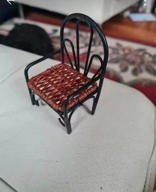 Miniatuur stoel voor poppenhuis - Reutter porselein stijl, Ophalen of Verzenden
