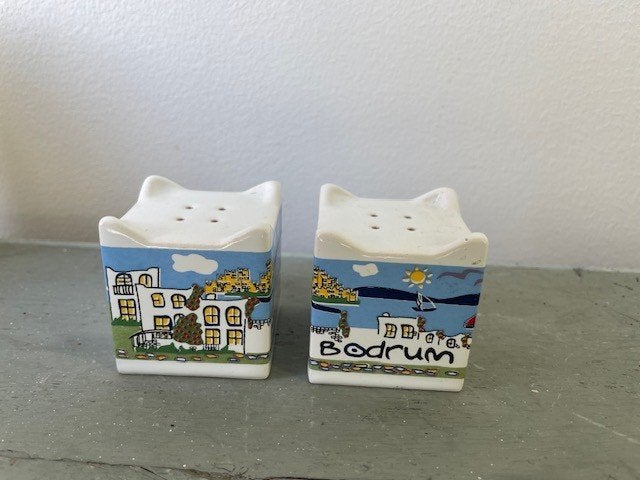 Peper en zout stel porselein. Souvenir Bodrum Turkije., Overige typen, Ophalen, Zo goed als nieuw, Steen/keramiek