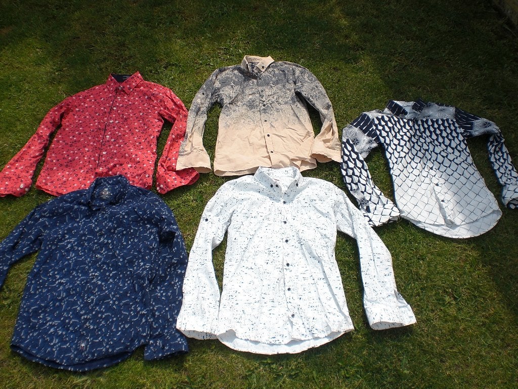 5 heren blouses/overhemden ( maat: 4 x S en 1 x M), Verzenden, Gedragen, Overige kleuren