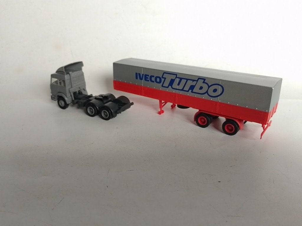 Iveco trekker met oplegger vrachtwagen 1:87, Ophalen of Verzenden, Nieuw, Bus of Vrachtwagen, Overige merken