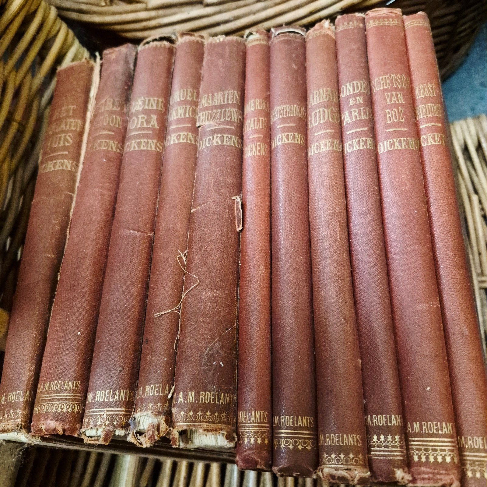 11 antieke boeken van Charles Dickens, Ophalen, Charles Dickens