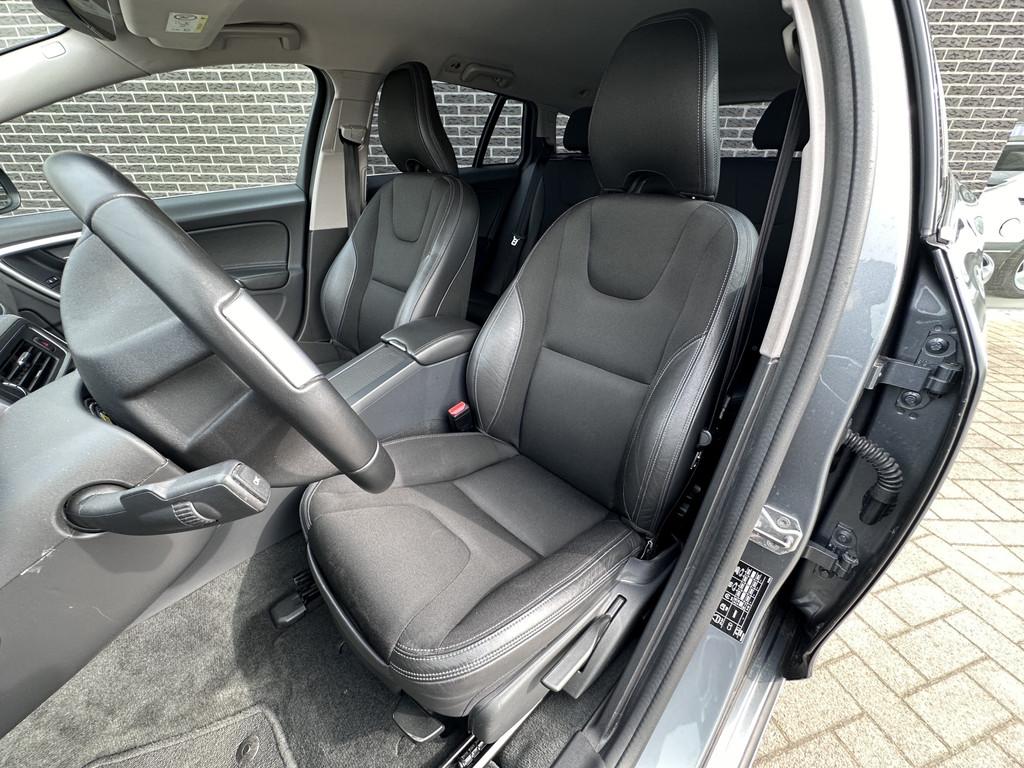 Volvo V60 2.0 T3 Nordic+ | Navigatie | Stoelverwarming | Cli, Bi-Xenon koplampen, Gebruikt, Euro 6, 4 cilinders