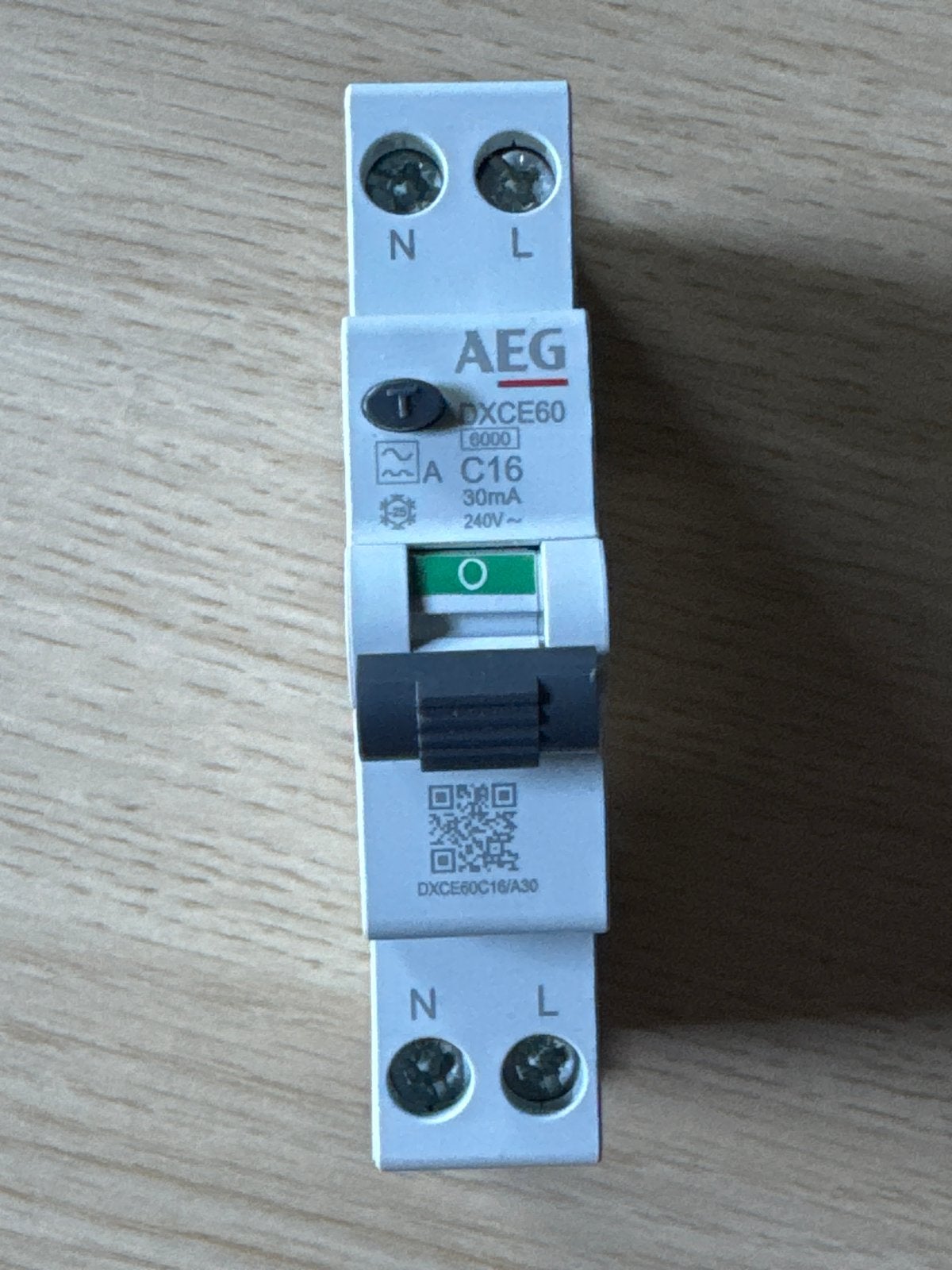 AEG DXCE60 Aardlekautomaat C16 30mA 240V~, Ophalen of Verzenden, Nieuw, Aardlekautomaat