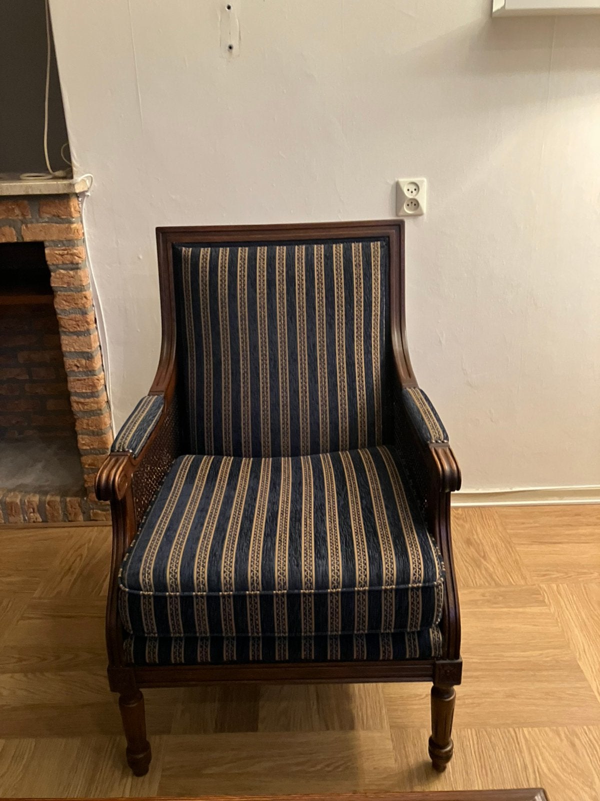 Foto 3 van Stijlvolle stevig zittende meubelset, solide stof